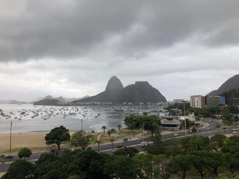 SEGUNDA-FEIRA COM CÉU NUBLADO, MAS SEM PREVISÃO DE CHUVA NA CIDADE DO RIO