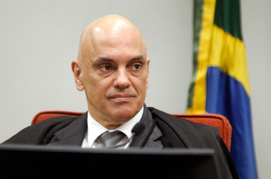Alexandre de Moraes libera visita de 17 senadores a ex-diretor da PRF na prisão