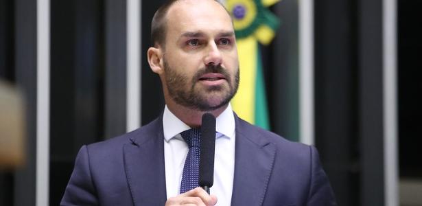 Eduardo Bolsonaro fala em “eventual ação futura” de militares na Bolívia