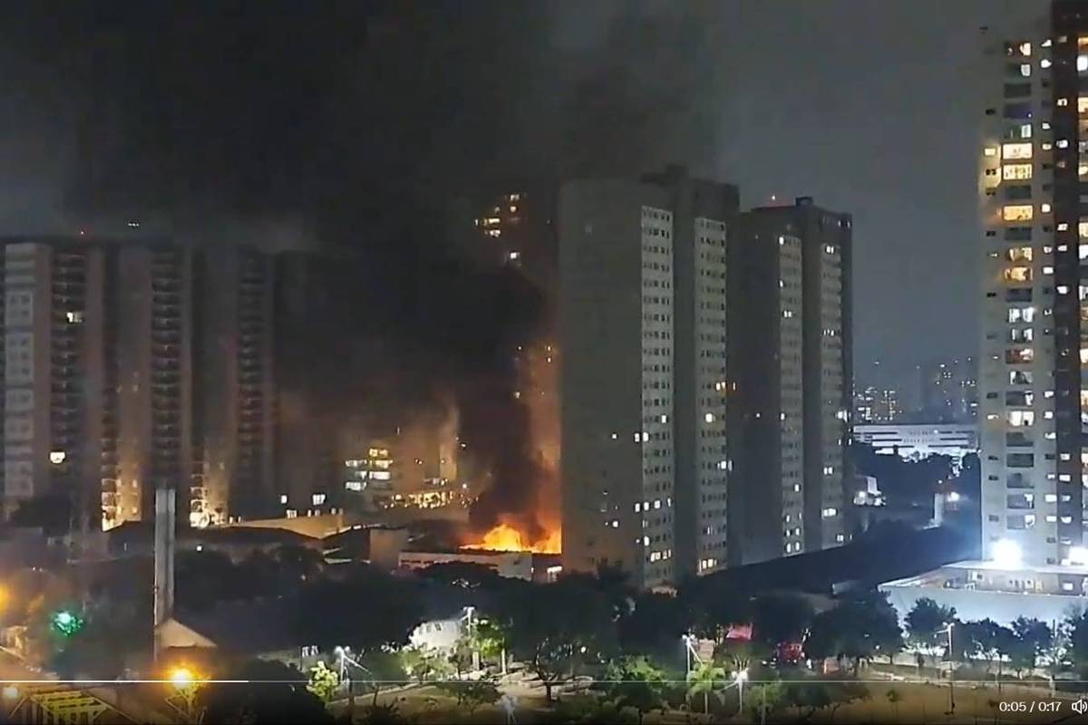 Incêndio atinge ônibus e caminhão na Barra Funda, em São Paulo – 25/06/2024 – Cotidiano