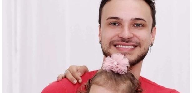 Pai de menina com deficiência diz que está em GO: ‘À disposição’