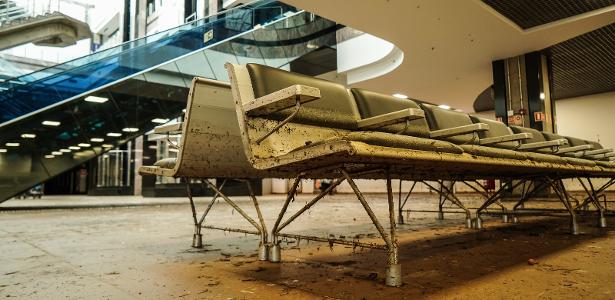 Aeroporto de Porto Alegre pode reabrir em outubro, diz Eduardo Leite