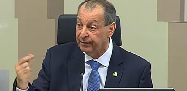 Omar Aziz defende Lula após ataques de Milei: ‘Moleque vagabundo’