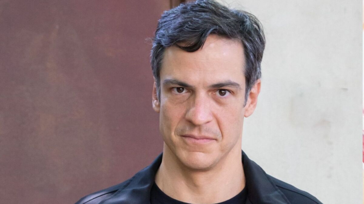 • Mateus Solano cobra cachê da Globo em post público do Instagram