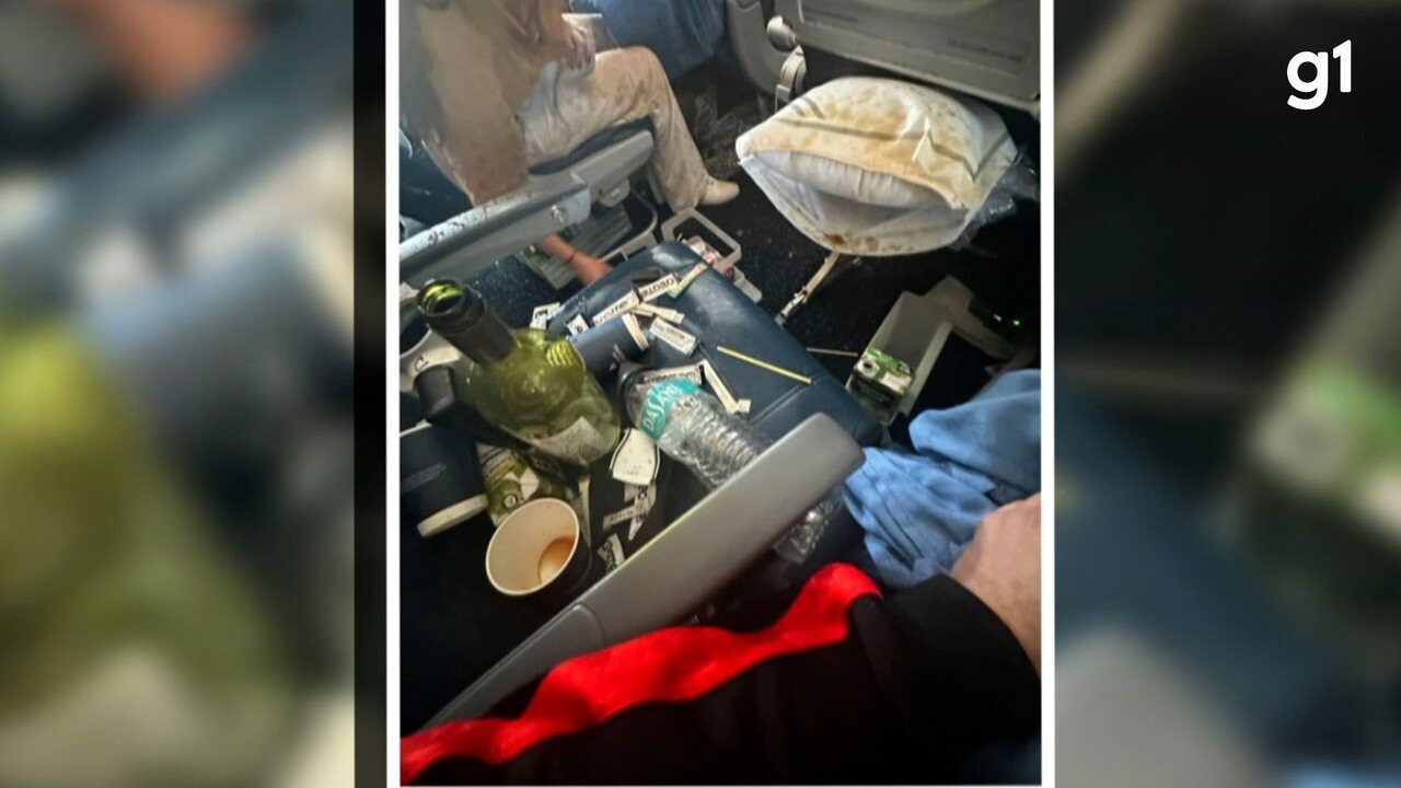 Passageiro mostra caos na cabine de voo onde 25 ficaram feridos após forte turbulência nos EUA | Mundo