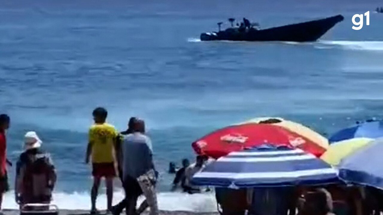 Grupo de imigrantes é deixado por lancha em praia na Espanha em plena luz do dia