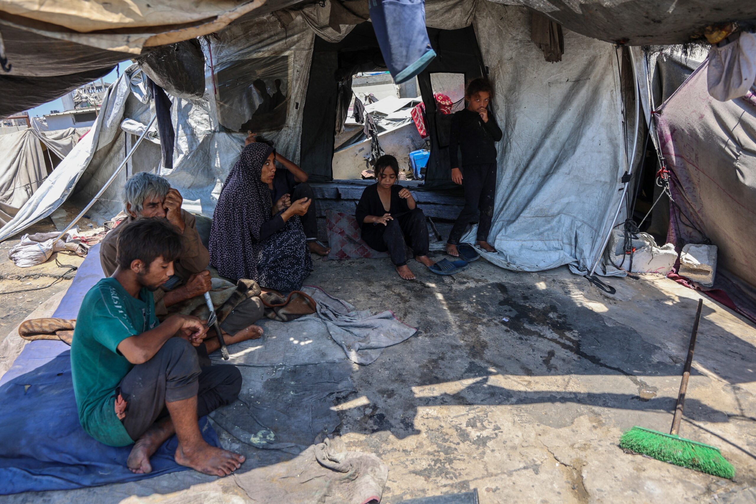 Netanyahu pede para Cruz Vermelha entregar comida em Gaza, e Hamas exige abertura de corredores humanitários | Mundo